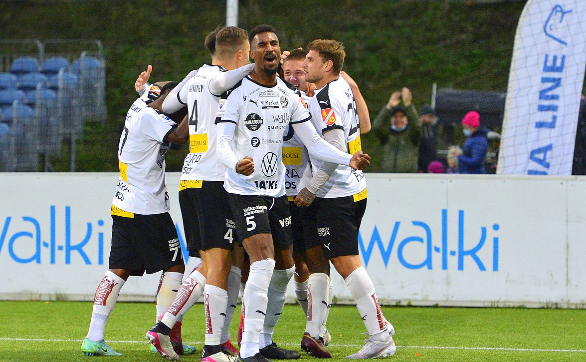 FC Haka etenee maltilla – ”Meidän ei tarvitse panikoida pelaajahankintojen kanssa”