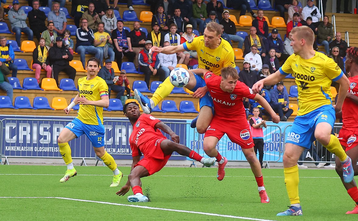 Gnistan ja Inter tarjosivat viihdettä ja jännitystä (IF Gnistan - FC Inter 2-2)