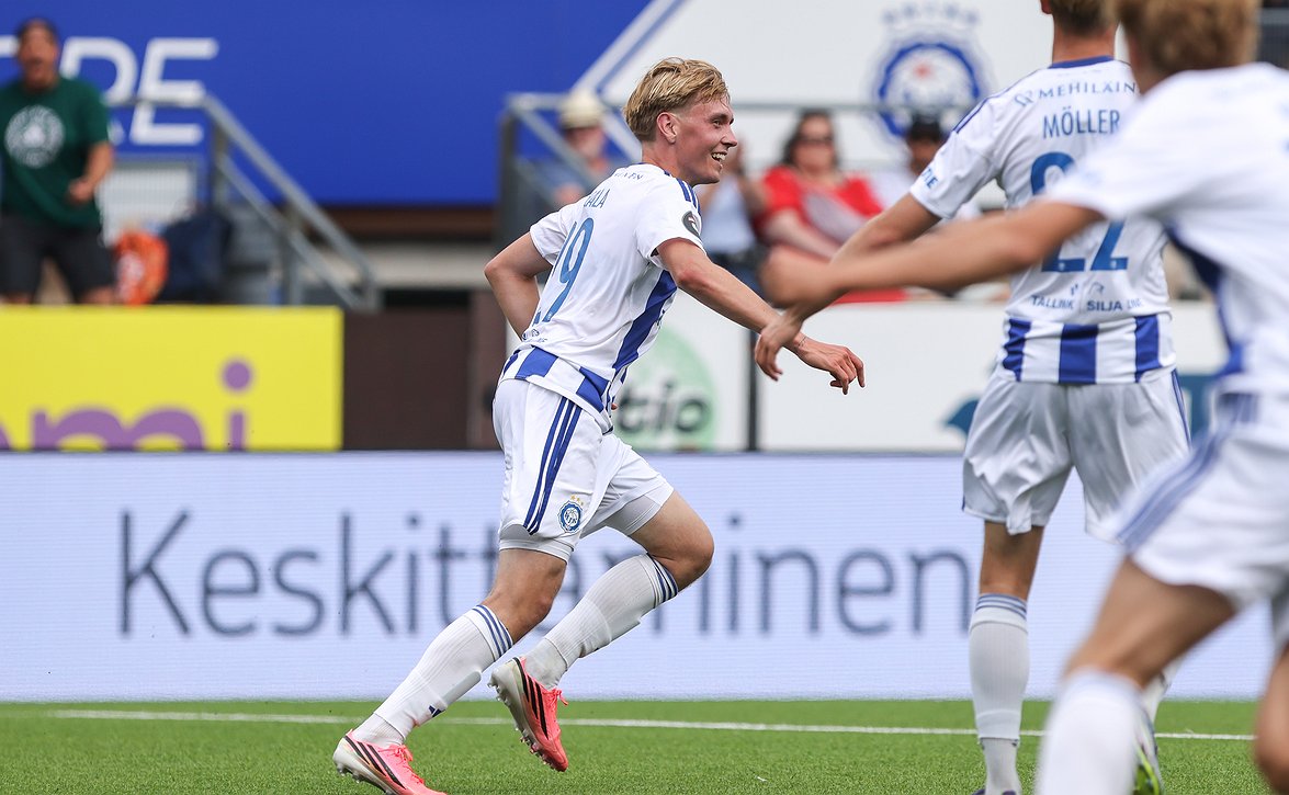 HJK:n Santeri Haarala ei ylikorosta tekonurmen etua - "Vaikuttaa, mutta en sanoisi että isosti"