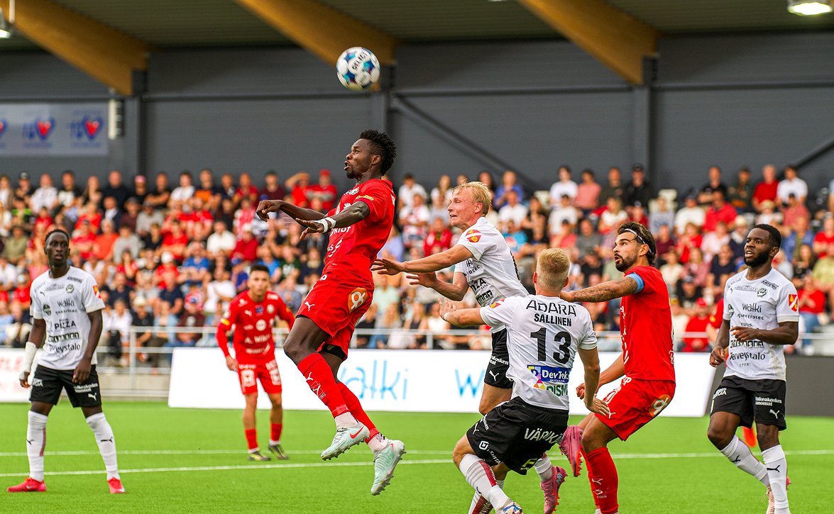 "Aika syvillä fiiliksillä ollaan" - Haka-luotsi Kari Martonen jäi hämmästelemään voiton karkaamista