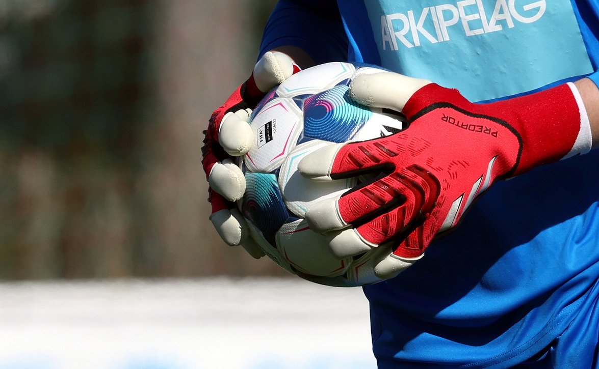 Maalivahdin kahdeksan sekunnin sääntö voimaan Suomessa vuoden 2026 alusta