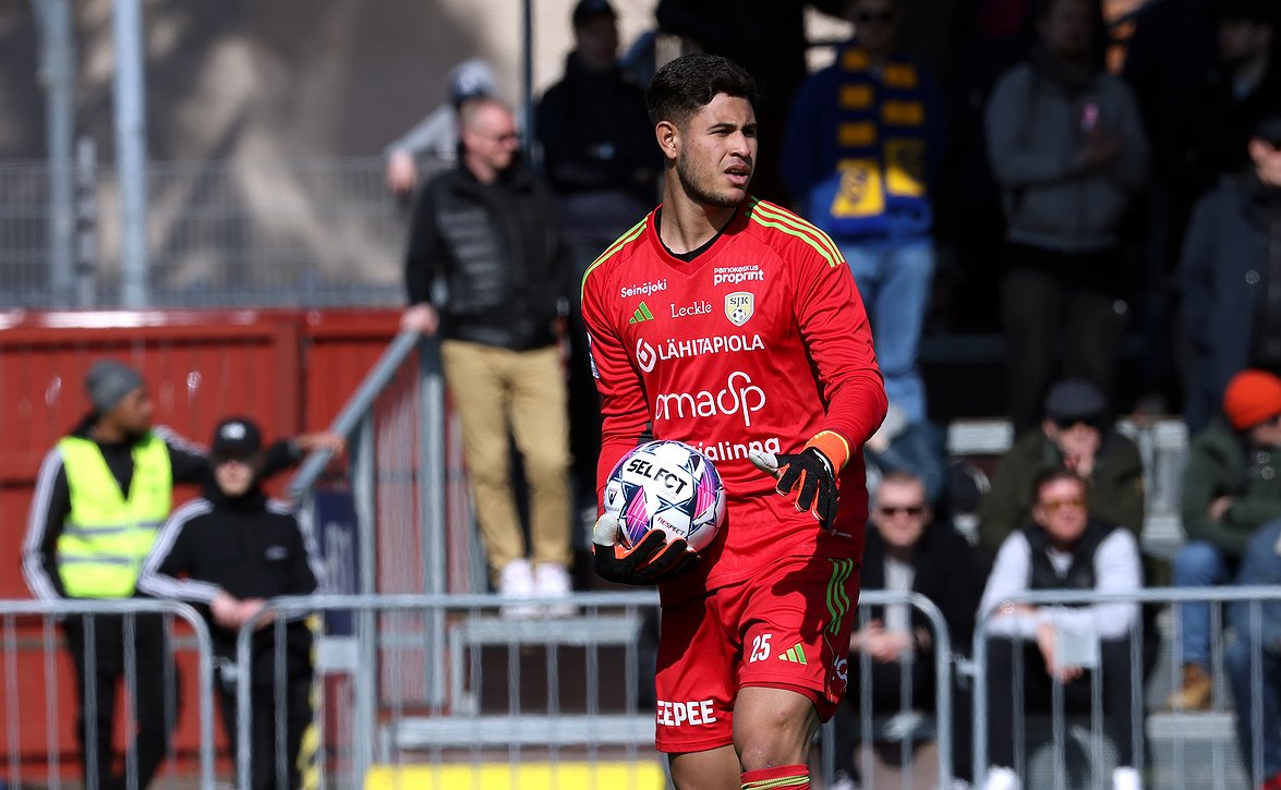 Maajoukkuemaalivahti jättää SJK:n - sopimus purettu