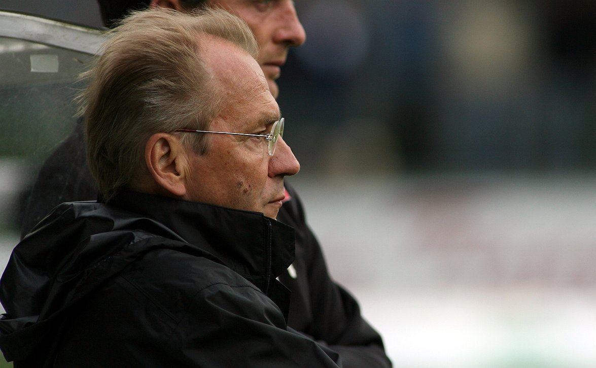 ​Martti Kuuselan tarina viimein kansien välissä – "jalkapalloprofessori" on todellinen edelläkävijä