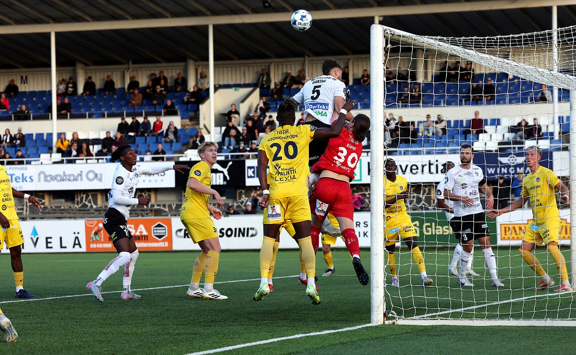 "Voitto oli ylivoimaisesti tärkeintä" - AC Oulu otti ison askelen kohti suoraa säilymistä