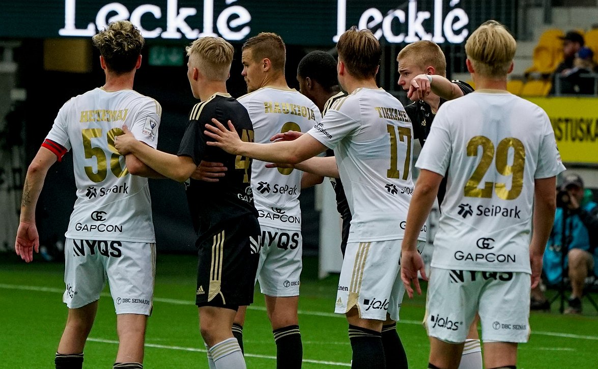 SJK eteni cupin 6. kierrokselle säikähdyksestä huolimatta - SJK Akatemia kiri lopussa tuntumaan