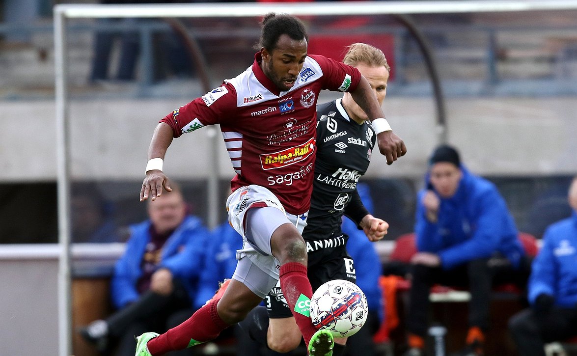 Walter Moore jatkaa Jarossa