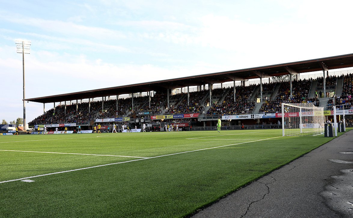 Savon Sanomat Areena talviaikaan - purkutöihin osallistuneille vapaaehtoisille ”jättisuuret keltamustat kiitokset”