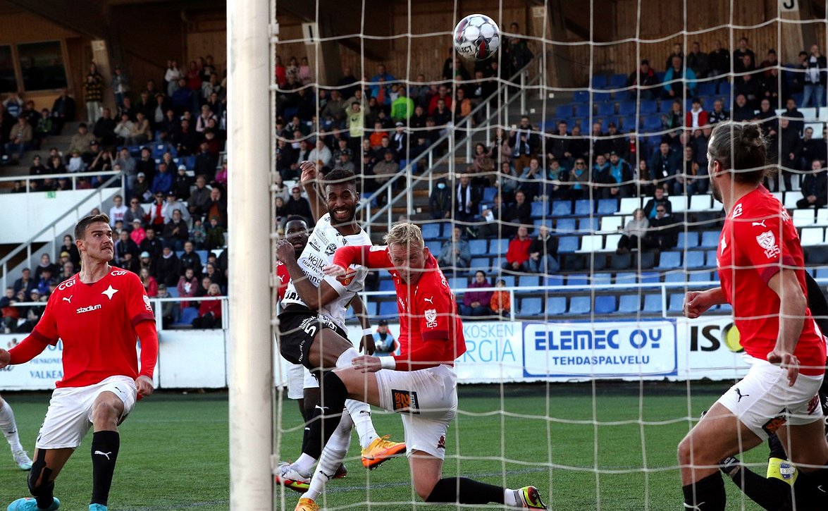 ​Ensimmäinen sataluku lähestyy - Kuka pamauttaa kauden 100. maalin?