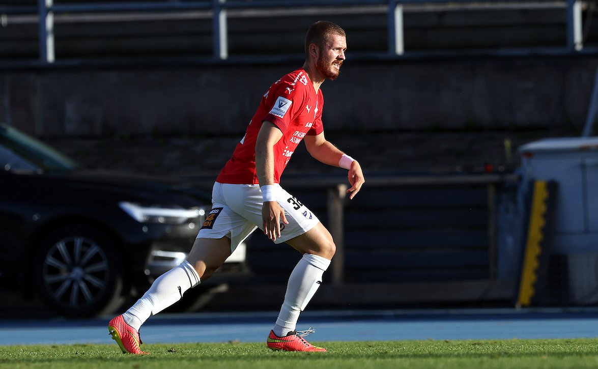 Oliver Kangaslahti jatkaa uraansa Virossa