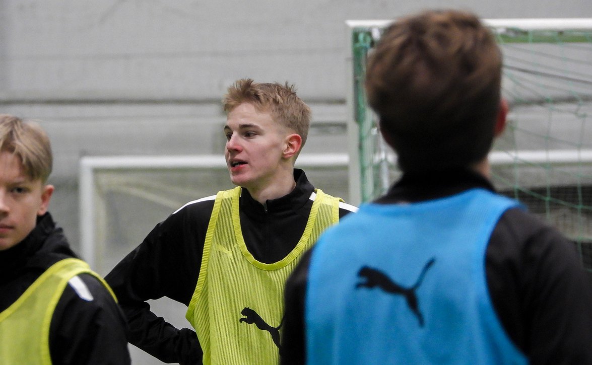 ​"Mukava saada homma taas käyntiin" – IFK Mariehamn palasi harjoituskentälle, tosin pakkasta pakoon