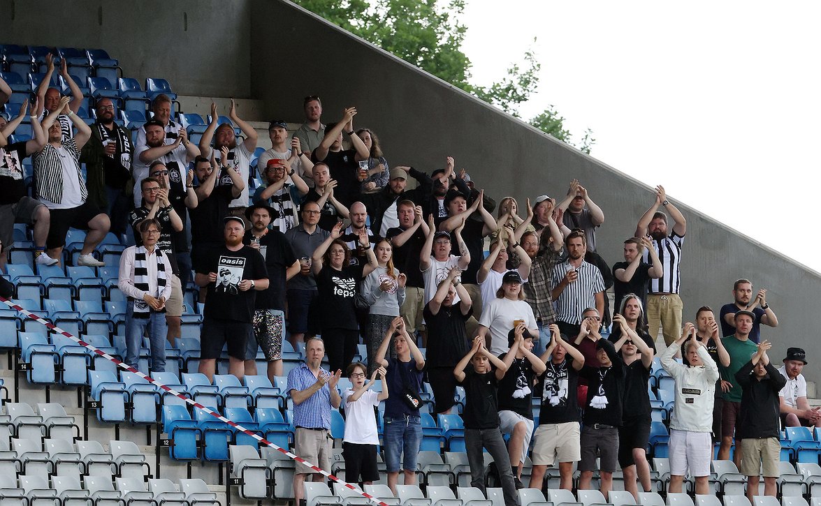 "Pallollisesti taitava ja rohkea" - oma kasvatti Jesper Aitos jatkaa TPS:ssa