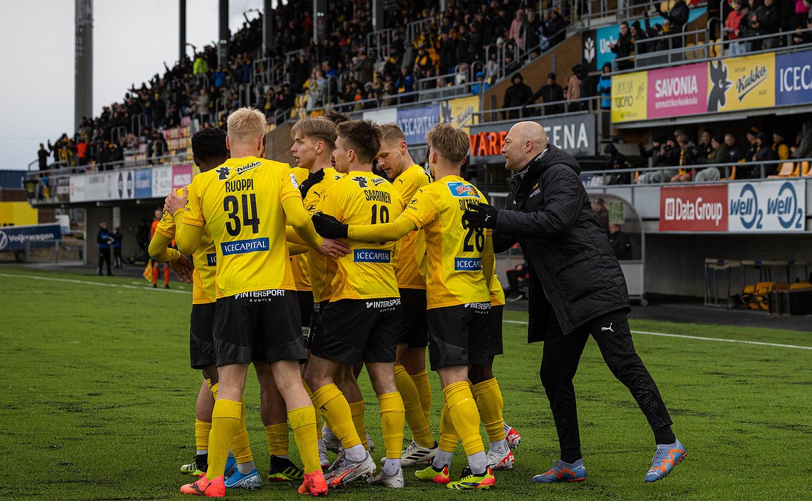 "Tosi tyytyväinen olen voittoon" - pisteet maistuivat KuPS-luotsi Jani Honkavaaralle