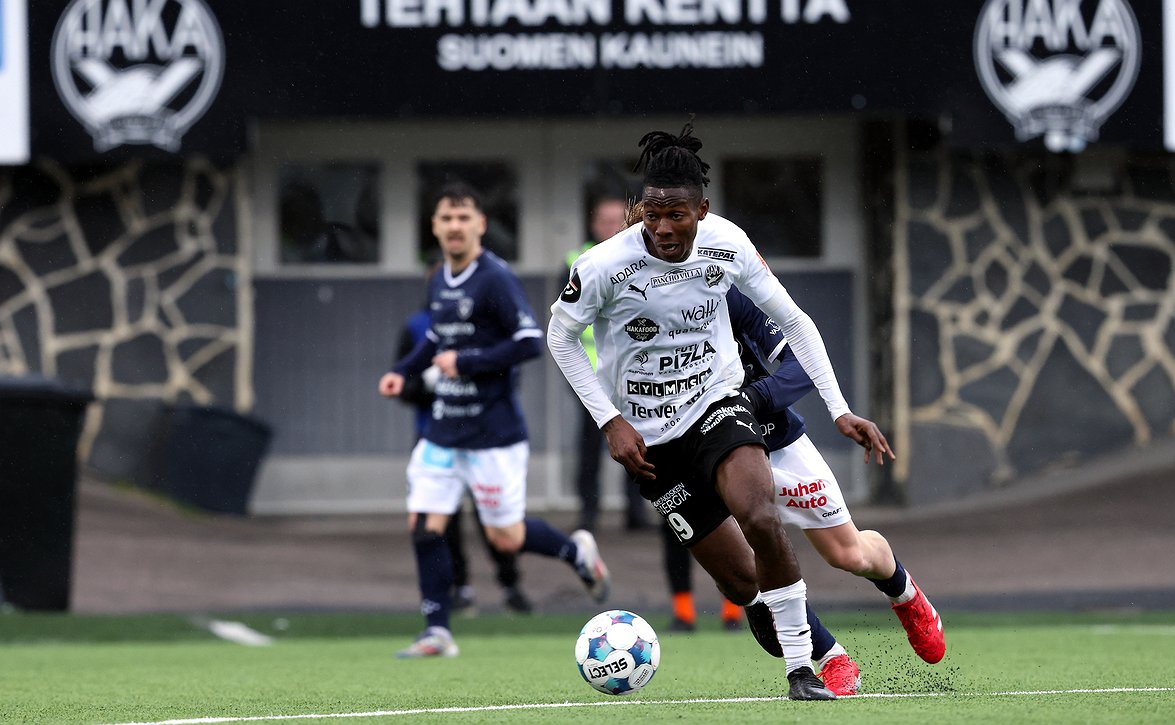 FC Hakan Okyere uskoo sarjapaikkaan – ”Pystymme selvittämään itsemme kuiville”