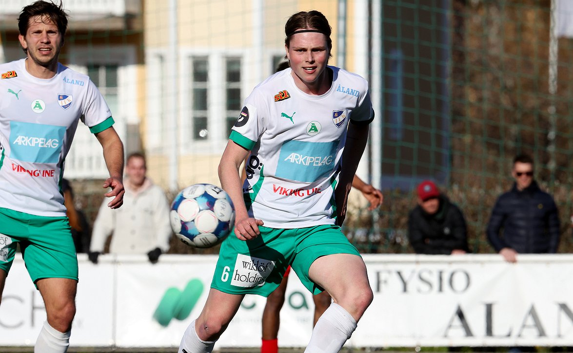 KuPS hankki Niilo Kujasalon IFK Mariehamnista - "Tuntui oikealta vaihtoehdolta ja askeleelta"