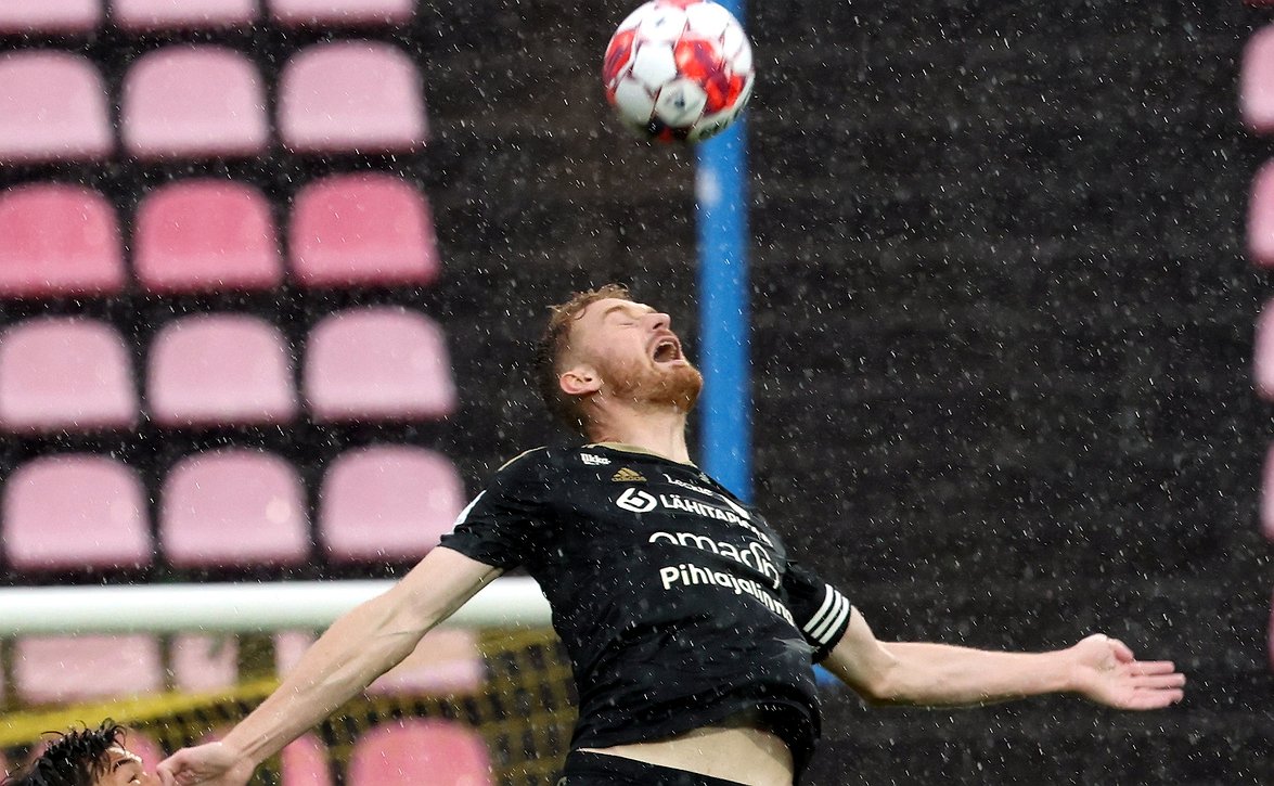 "Paras muisto edellinen ottelu Seinäjoella" - SJK:n Matej Hradecky tuntee Pohjanmaan derbyt