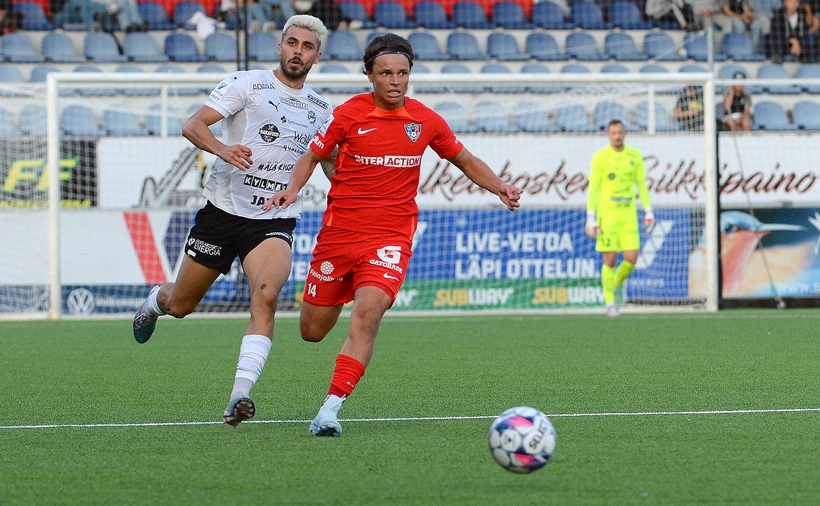 Thomas Lahdensuo jatkaa uraansa Ykkösliigassa