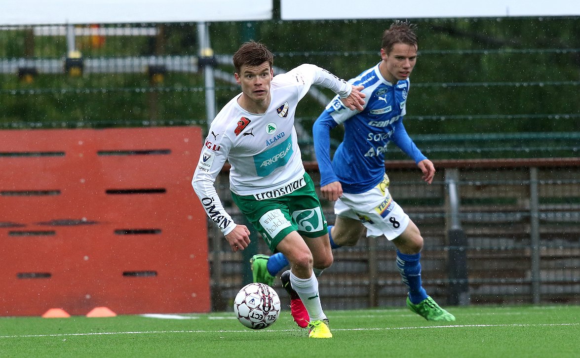 ​Albin Granlund: "Tavoite nyt myös pelaamaan Huuhkajissa"