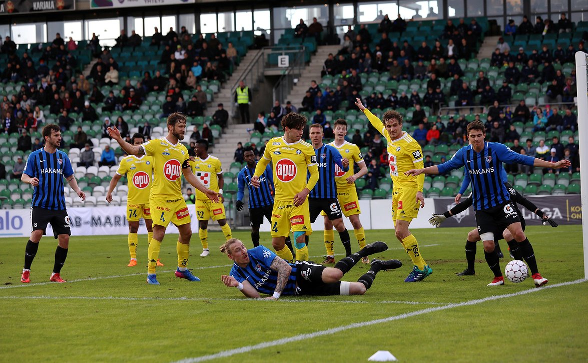 ​Turusta vankka kannustusjoukko avausotteluun Helsinkiin