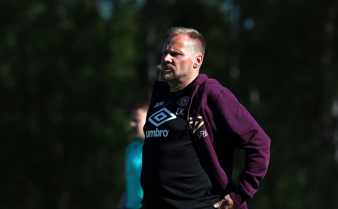 ​FC Lahden luotsi harmissaan: "Yksi paikka, siitä tuli maali"