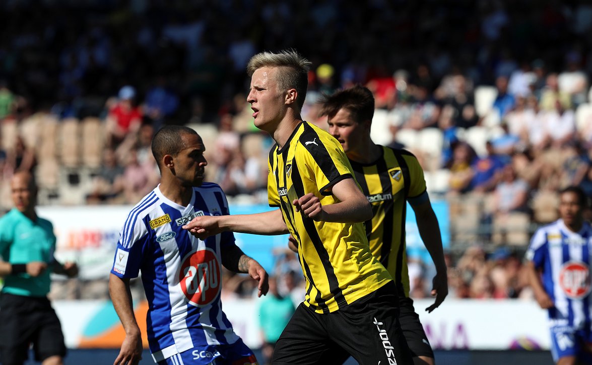 Maajoukkueen ensikertalainen kertoo, mitä mielessä pyöri ennen Huuhkajadebyyttiä