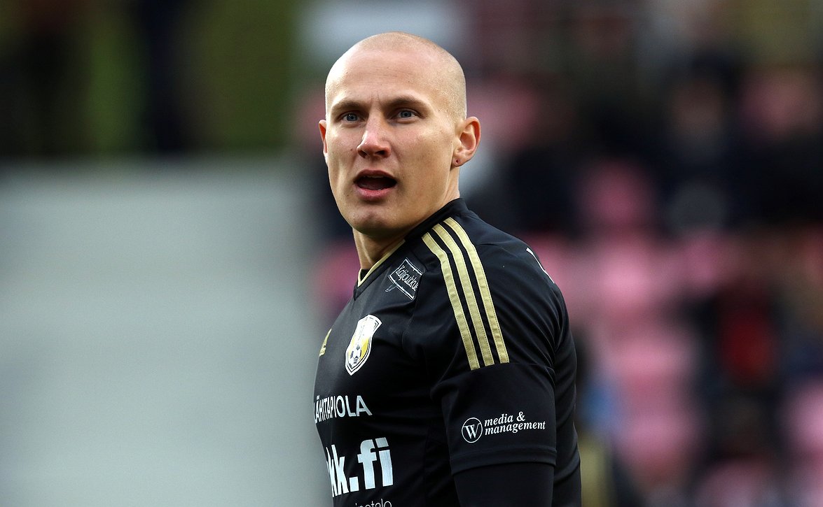 SJK:lla edessä cupin avaus ja Jaron kohtaaminen
