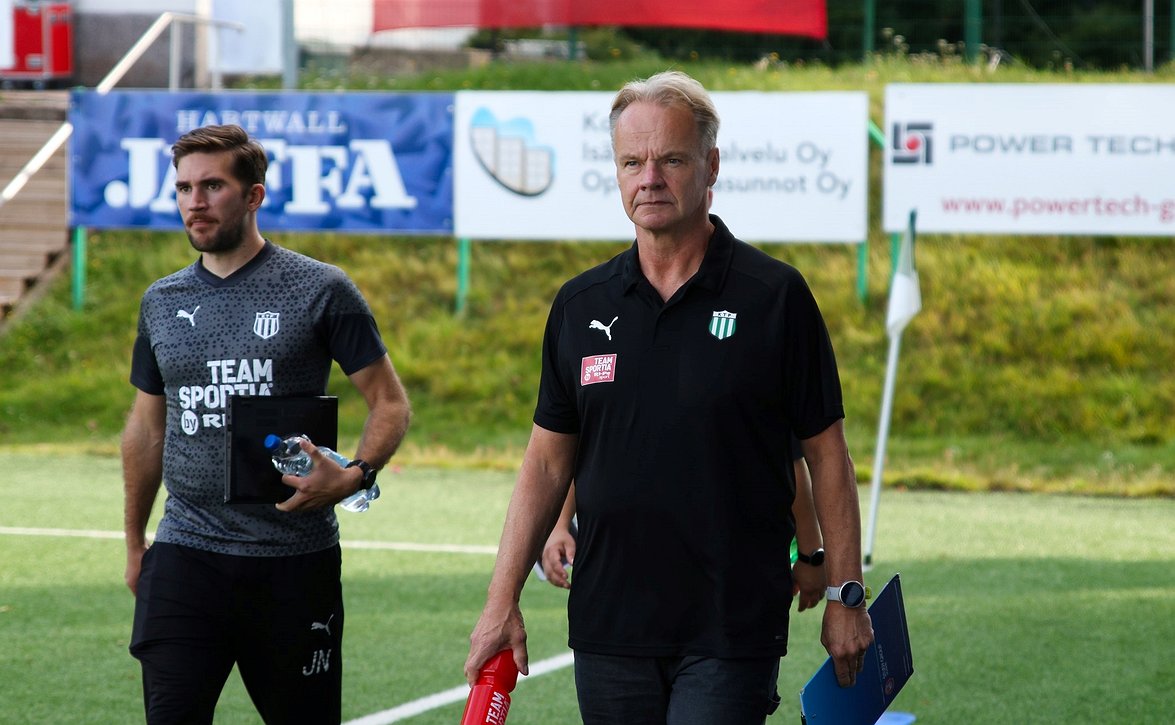 ​Nyt kirjoissa ja kansissa Juha Malisen komea ura – tähän saakka