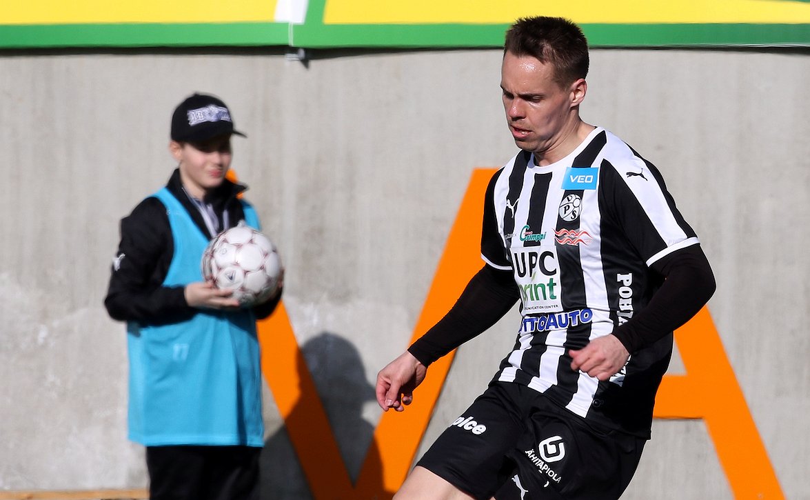 Maalivahti ja kaksi hyökkäyspään pelaajaa - FC Honka vahvisti rivejään