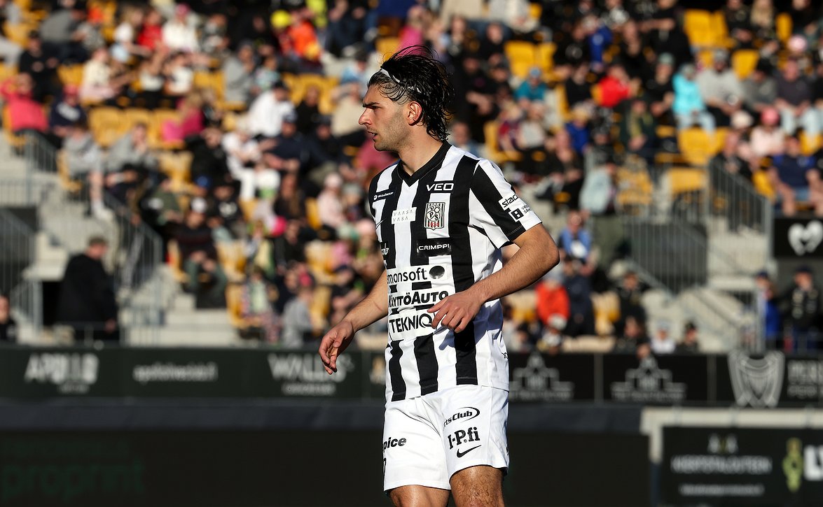 "Jokainen pelaaja meidän kopissa on myynnissä" - VPS saa Alfie Cicalesta "merkittävän" siirtokorvauksen