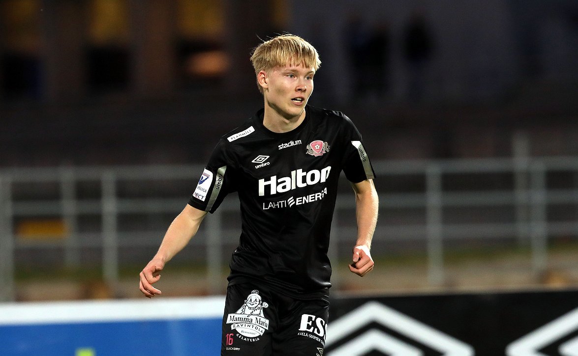 FC Lahden Lassi Forss hamuaa lisävastuuta - "Pystyn pelaamaan Veikkausliigassa hyvällä tasolla"