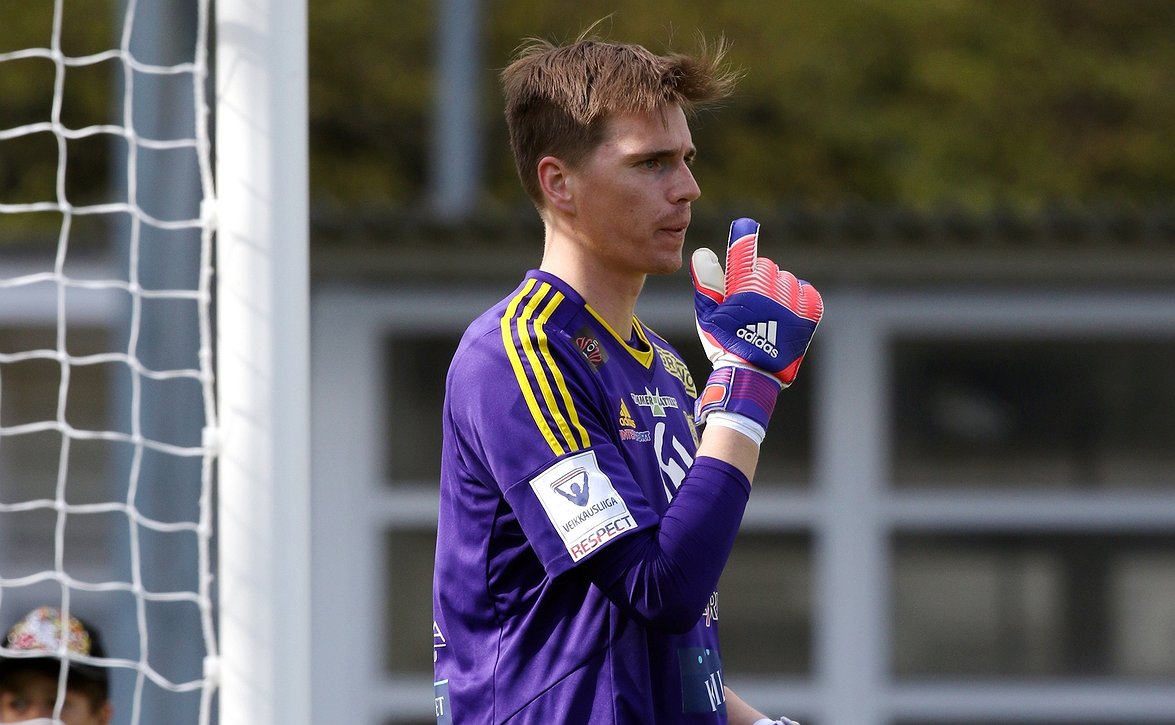 Mika Hilander mielissään kutsusta Huuhkajiin