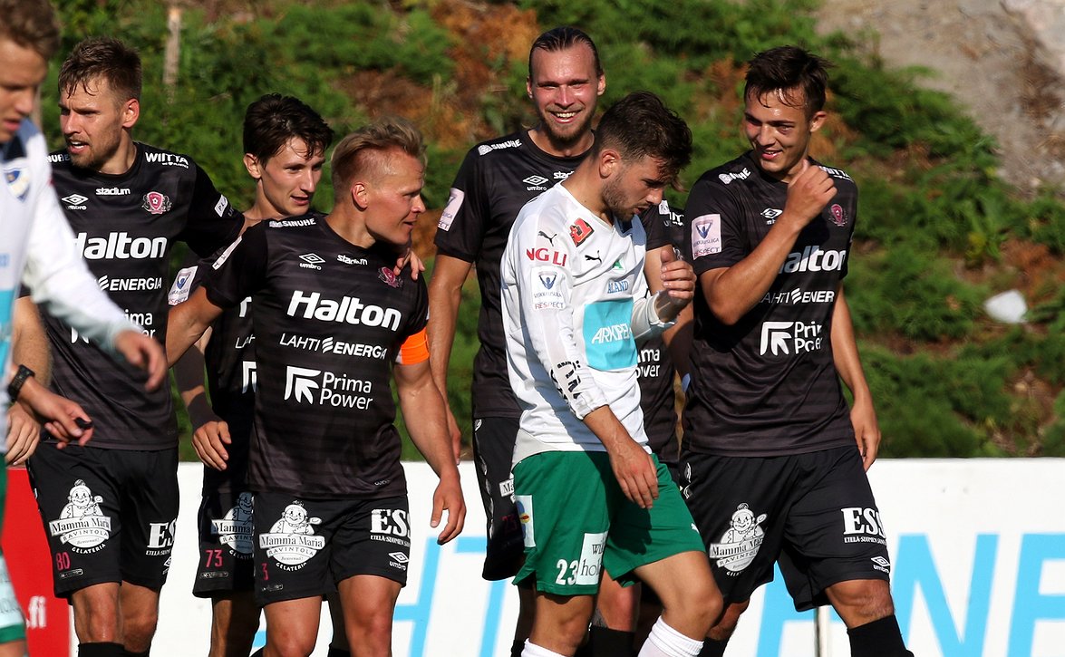 "Seikkaile ja pelaa puistossa, #älänetissä" - FC Lahti nettiriippuvuutta vastaan