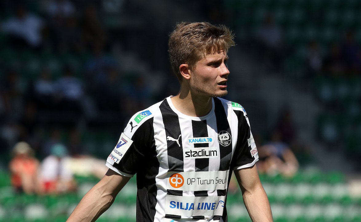 Oskari Jakonen jatkaa TPS:ssa