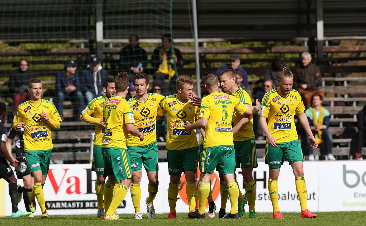 Ilveksellä pelipaitojen huutokauppa