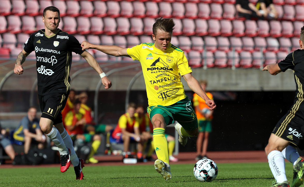 Pikkuhuuhkajat hienoon voittoon Pohjois-Irlannissa 