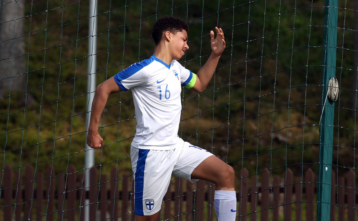 U19-pojat kukisti Walesin niukasti - "Askeleita eteenpäin, mutta parannettavaa riittää"