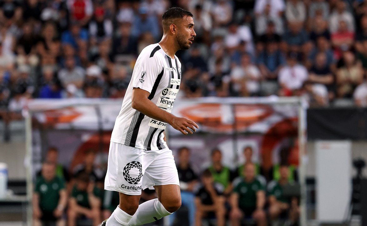 "Todellinen pelikenttien soturi" - Akim Sairinen jatkaa TPS:n takalinjoilla