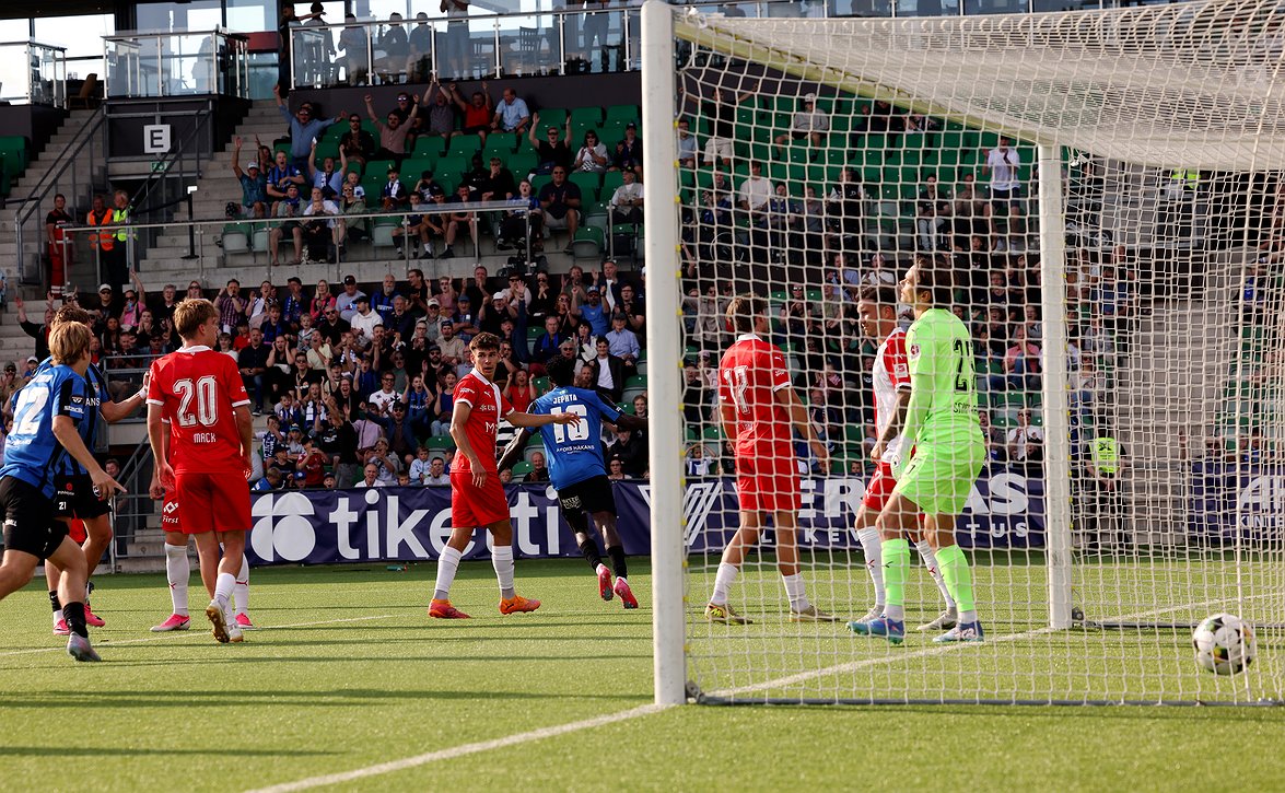 Huikea eurocup-torstai pelattu - Inter voittoon, KuPS ja HJK tasapeliin, Ilvekselle niukka tappio
