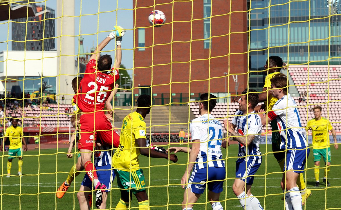 Voitto karkasi Ilvekseltä viime hetkillä (Ilves-HJK 1-1)