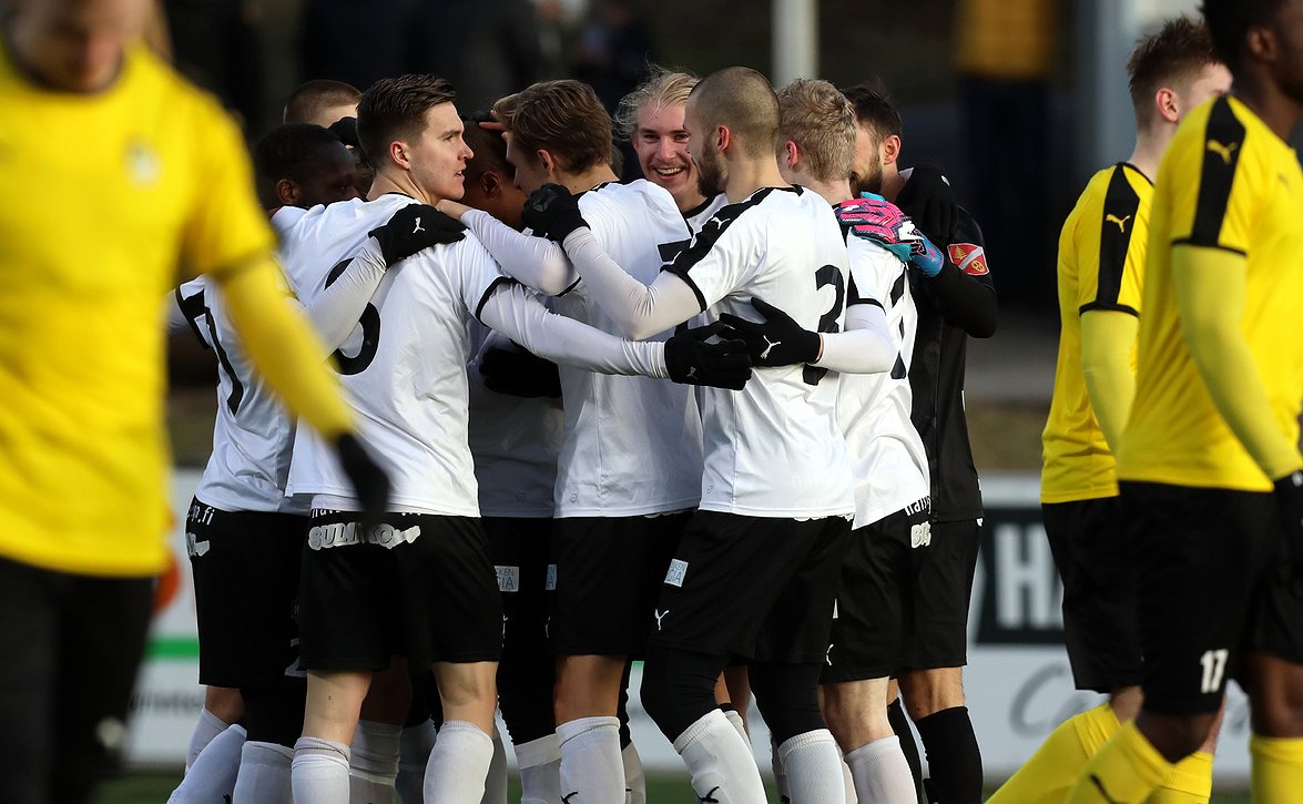 ​Jo 23 perättäisessä ottelussa ainakin yksi maali - kuka pysäyttää Hakan maaliputken?