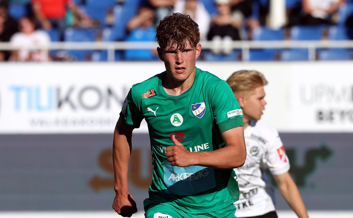 ​"Tuntuu että maalit ja syötöt ovat tulossa" – IFK Mariehamnin Leo Andersson nauttii vastuusta