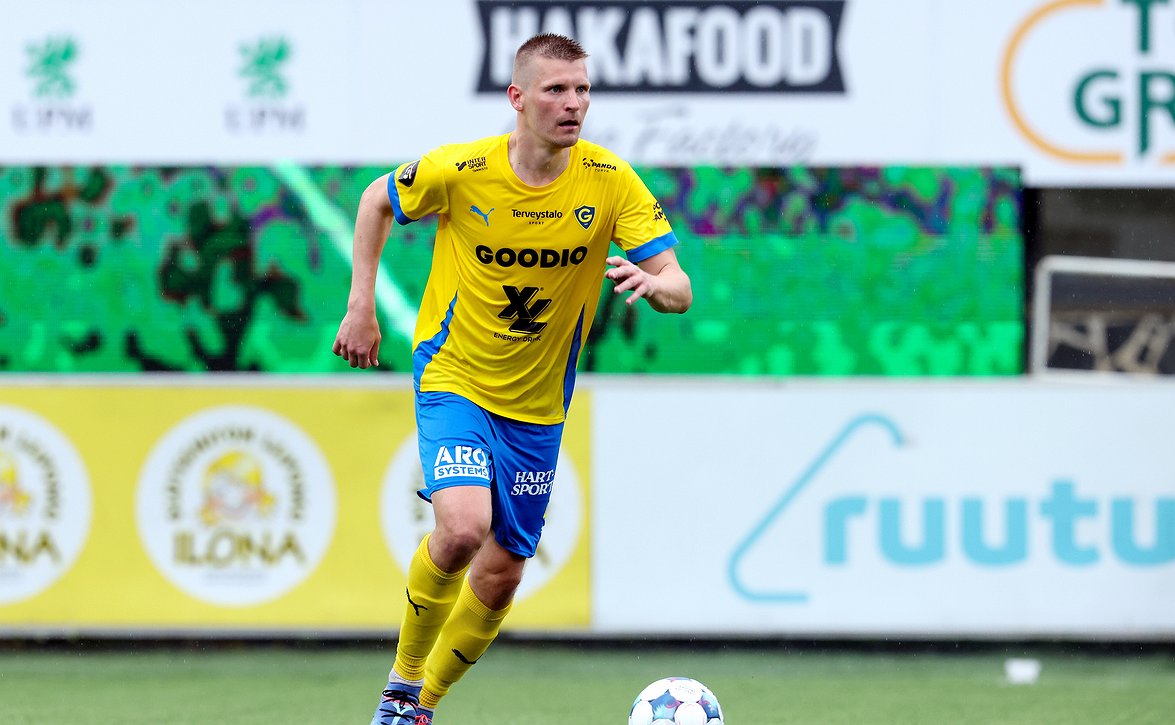 Juhani Ojalalla on Gnistanissa iso rooli myös kentän ulkopuolella