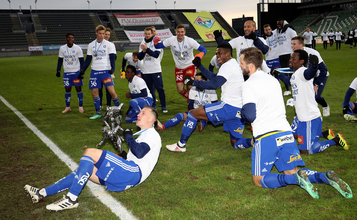 ​"Lopetettiin kausi tyylillä" - HJK kruunasi mestaruutensa