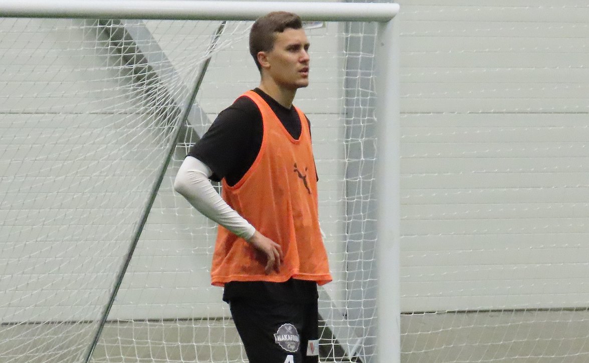 Hakan Auvinen haluaa löydä kunnolla läpi - "Haluan ottaa johtavaa roolia puolustuksessa”