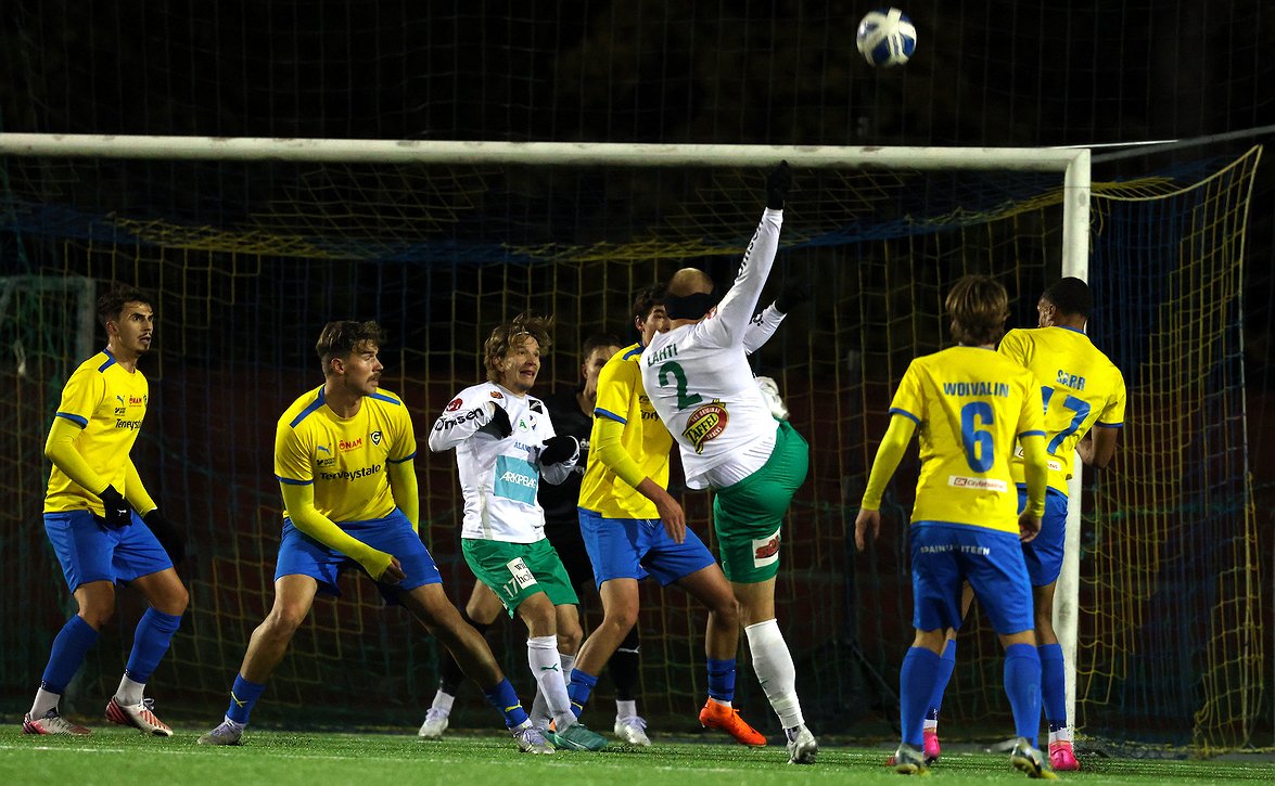 "Pallollinen pelaamisemme ei ollut tarpeeksi hyvää" - IFK-luotsi Jimmy Wargh tyytyväinen nollapeliin