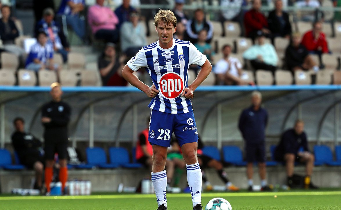 Rasmus Schüller kipparoi Huuhkajat Puolaa vastaan