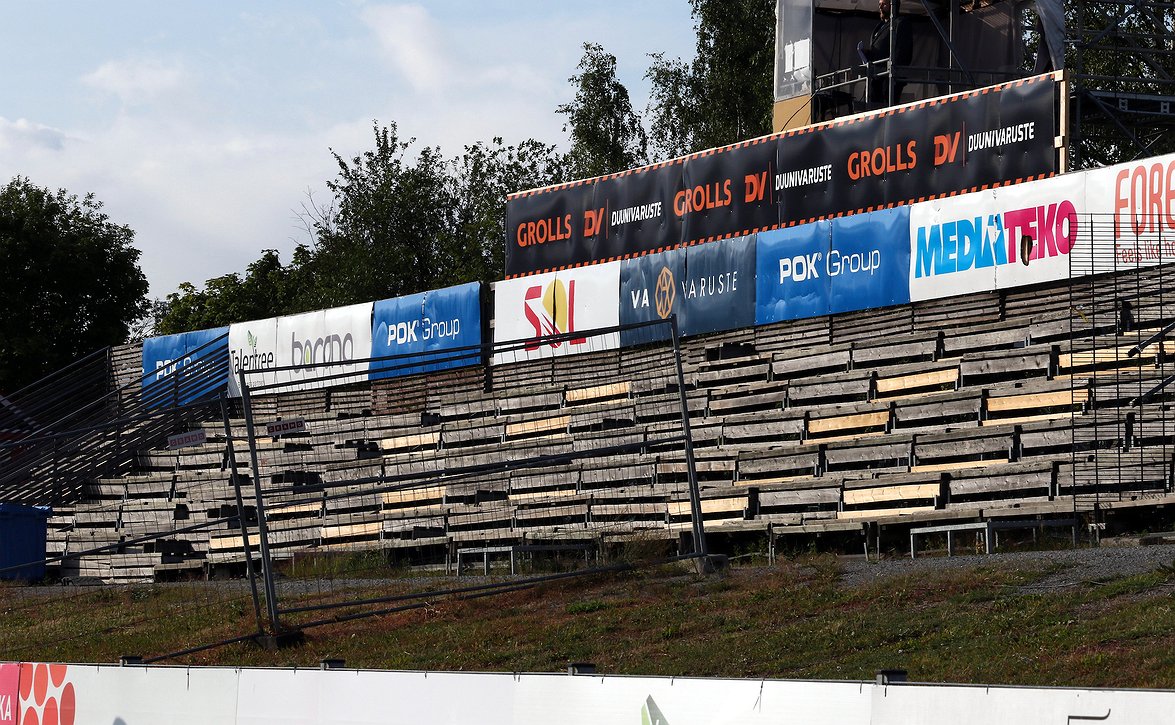 Kuopion olosuhteet pattitilanteessa - "Aika sitkeä fani, joka haluaa tulla lautakasaan sateessa istumaan"