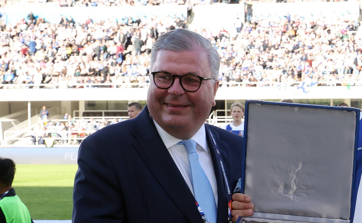 "Meidän tulee olla keskustelun ytimessä" - ​Palloliiton puheenjohtaja Ari Lahti ehdolla FIFAn varapuheenjohtajaksi