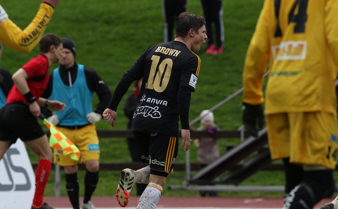 Brown: "En ole kovin hyvä matkustamaan laivalla"