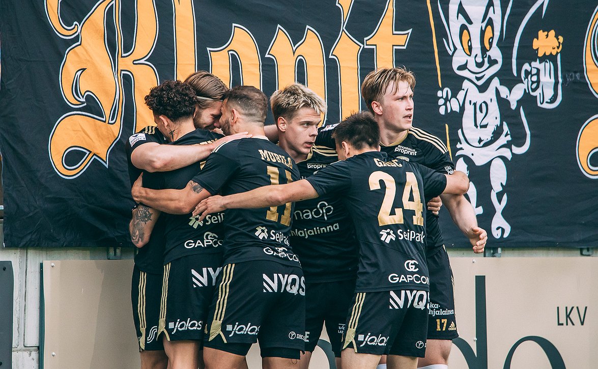 SJK nousi sarjakärkeen - IFK Mariehamn ja HJK tasapeliin lauantaina