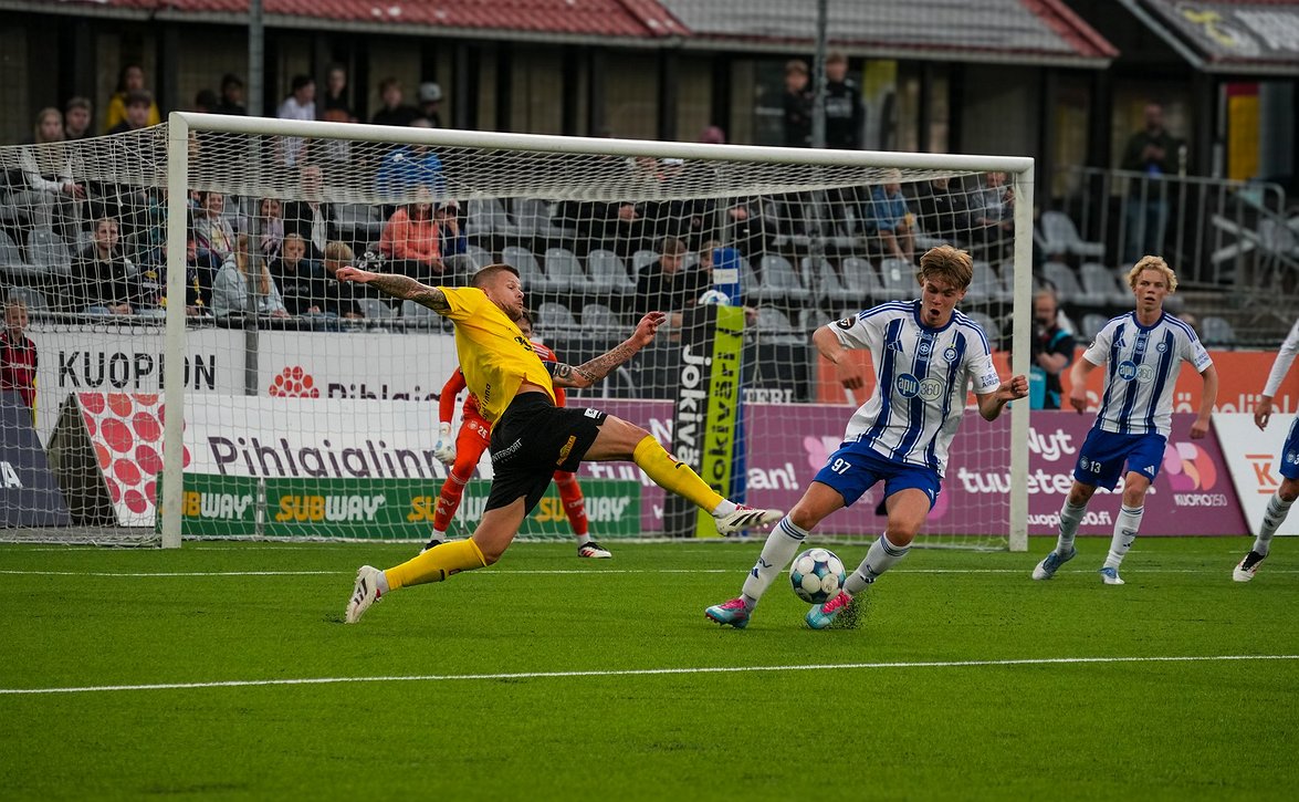 KuPS:lle iso voitto mestaruustaistelussa (KuPS-HJK 3-1)